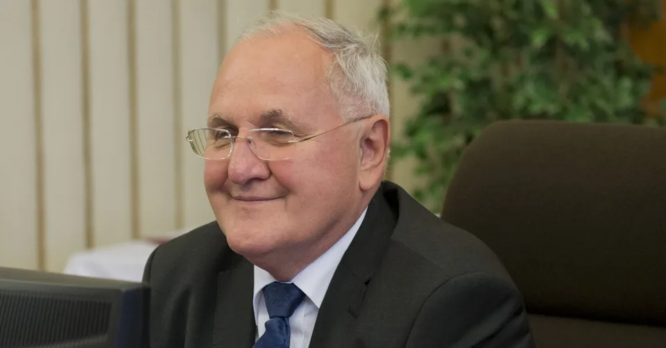 Read more about the article Smutná správa: Zomrel významný slovenský historik a bývalý politik Dušan Čaplovič
