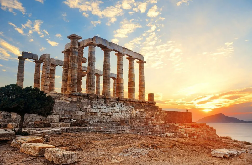 Read more about the article Grécko zaznamenalo rekordný počet turistov! Napriek požiarom