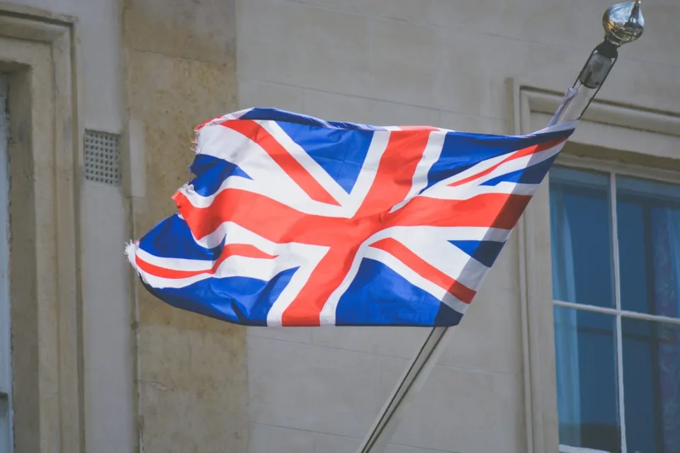 Read more about the article Britská polícia zatkla odsúdeného migranta, ktorý sa omylom ocitol na slobode