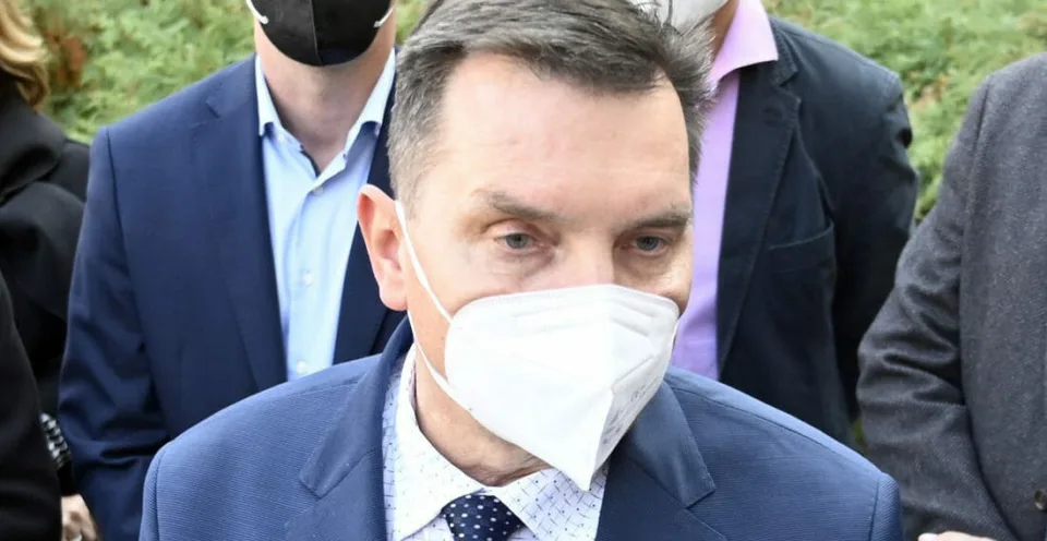 Read more about the article V košickej nemocnici je situácia vážna: Lekári sa musia rozhodovať, kto sa dostane na prístroje!