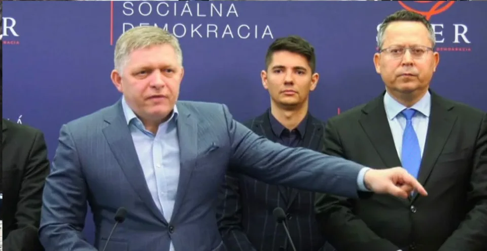Read more about the article Fico sa pustil do Zelenského: Vláda mu urobila „standing ovation“ a on vzápätí zastavil dodávky ropy!