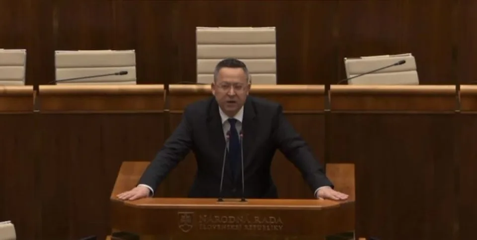 Read more about the article VIDEO Kamenický sa pustil do liberála Ledeckého: Vy nás nebudete poučovať, kedy máme urobiť konsolidáciu