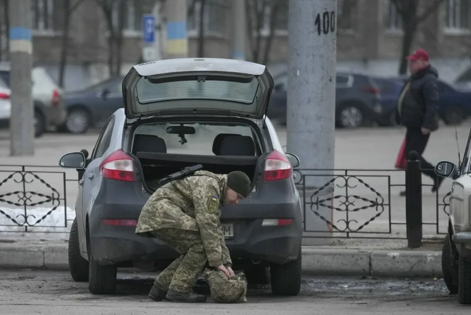 Read more about the article Ukrajinské útoky v Ruskom okupovanej Luhanskej oblasti spôsobili požiar skladu: S kazetovou muníciou!