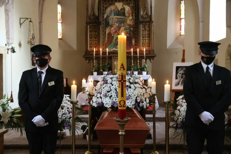 Read more about the article Abrhámov priateľ pochoval ženu len deň po Popoluške: Dojemné slová!