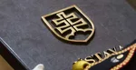 Člen čestnej stráže prezidenta SR nesie Ústavu SR pred slávnostnou schôdzou NR SR pri príležitosti zloženia sľubu prezidentky SR Zuzany Čaputovej