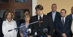 Uprostred kandidát na primátora Bratislavy Martin Mlýnek.