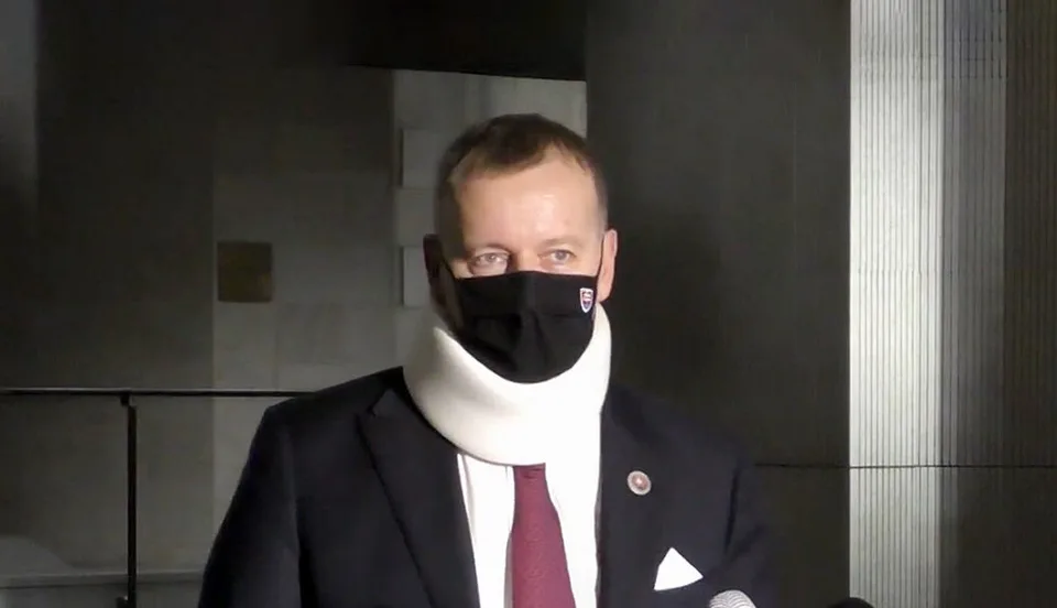 Read more about the article ŠKANDÁL Dôchodcovia vakcínu nedostali, Kollár a spol. ich pri očkovaní predbehli!