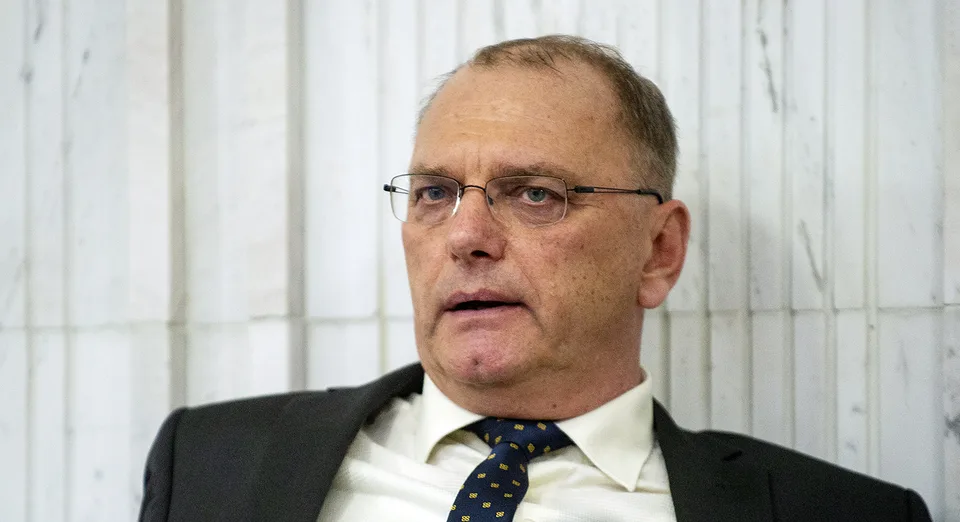 Read more about the article Vážny o kontrole v Sociálnej poisťovni: Takto sa nesúdilo, ani v 50-tych rokoch!
