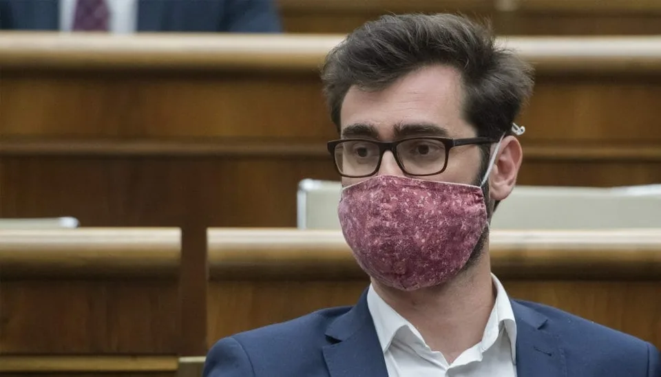 Read more about the article FOTO Do Nitry dorazil kus Berlínskeho múra. Hattas vysvetlil, čo s ním urobia!