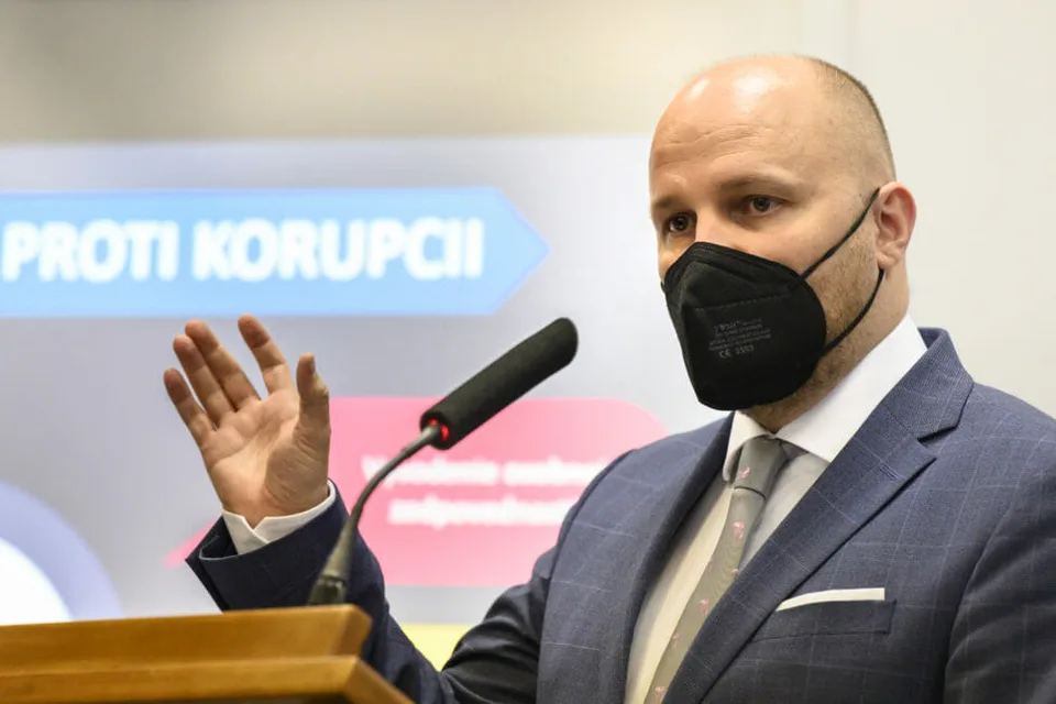 Read more about the article Naď o človeku čo sa mu vyhrážal zastrelením: Na políciu prišiel ožratý, mojim deťom chcel kúpiť čokoládu!