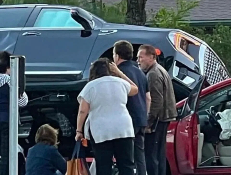Read more about the article Terminátor si pomýlil natáčanie s realitou. Počas nehody zvalcoval oproti idúce auto
