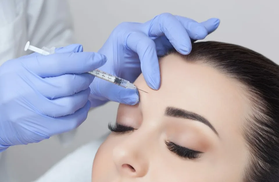 Read more about the article Chceš si dať pichnúť botox? Čakaj, vláda zakázala zákroky pre neplnoletých!