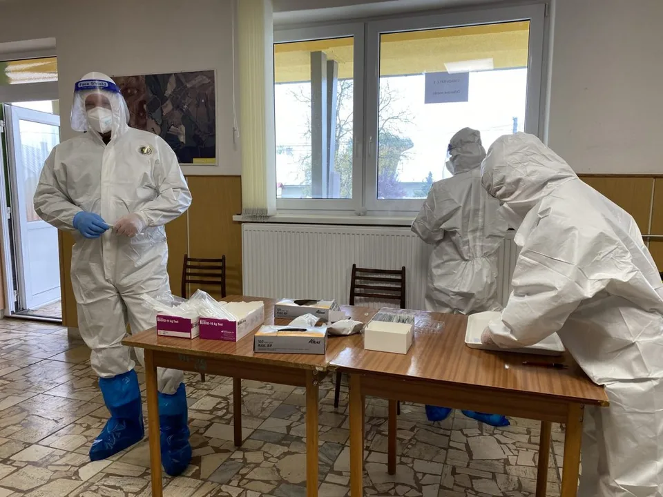 Read more about the article Na pomoc pri testovaní prídu vojenskí medici z Rakúska
