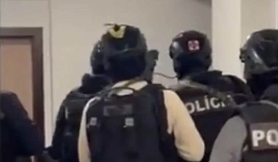 Read more about the article VIDEO Polícia udrela: Už ho máme! Hrozba teroristického útoku je definitívne odvrátená