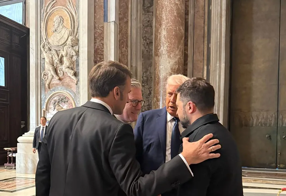 Read more about the article Macron, Starmer a Merz hovorili s Trumpom o Ukrajine