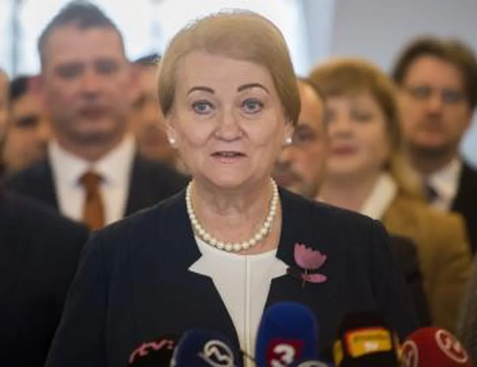 Read more about the article Snem KÚ potvrdil vo funkcii predsedníčky A. Záborskú