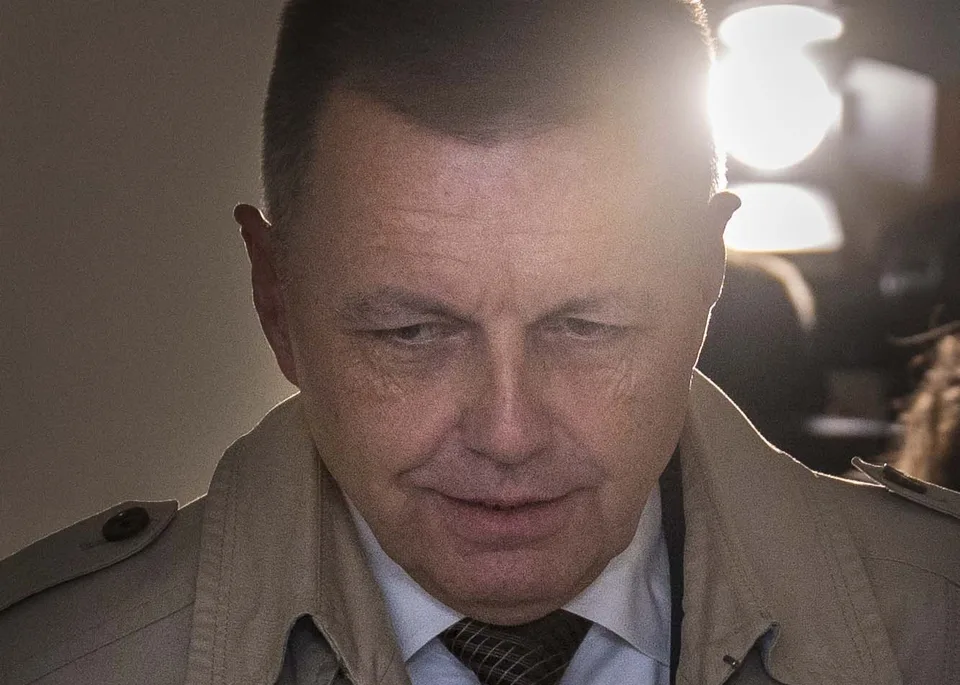 Read more about the article Pochybný postup sudcu a zvláštne obvinenie Kažimíra: Prokurátor žiada pre šéfa NBS väzenie aj zhabanie majetku