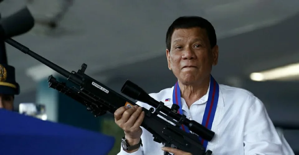 Read more about the article Prirovnával sa k Hitlerovi a ľudí za drogy vyhadzoval z vrtuľníka. Kontroverzný prezident Filipín odchádza z politiky