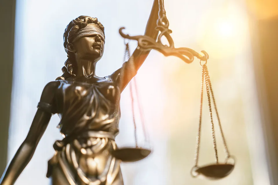 Read more about the article Senát Krajského súdu v Trenčíne sprísnil tresty v kauze výbuchu vo VOP Nováky