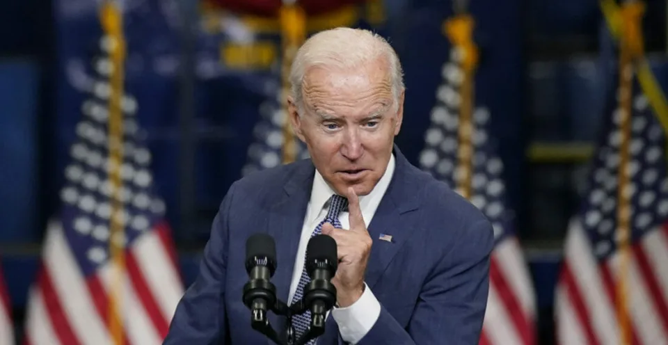 Read more about the article Biden o novom variante: Omikron je dôvodom na obavy, ale nie je dôvodom na paniku!