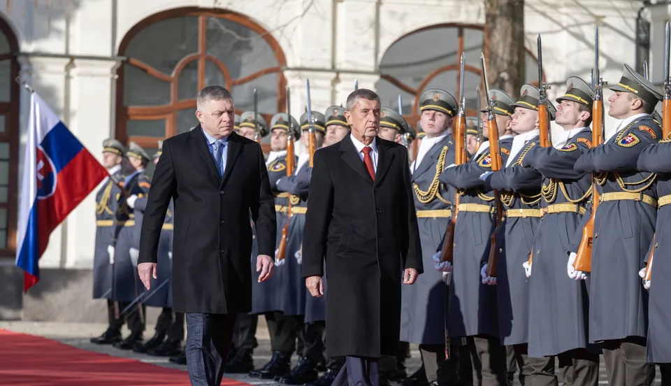 Read more about the article Návrat k spoločným rokovaniam vlád! Robert Fico a Andrej Babiš obnovili dlhoročnú tradíciu 