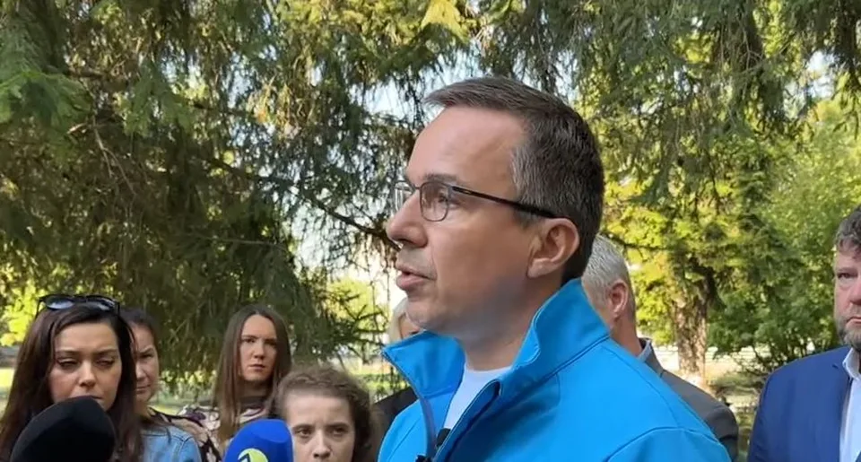 Read more about the article VIDEO Erik Tomáš: Pomoc po povodniach prichádza rýchlo, nenechali sme ľudí v štichu ako Ódor