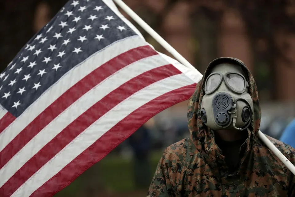 Read more about the article USA: Muža dobodali počas bitky medzi odporcami a podporovateľmi Covid opatrení