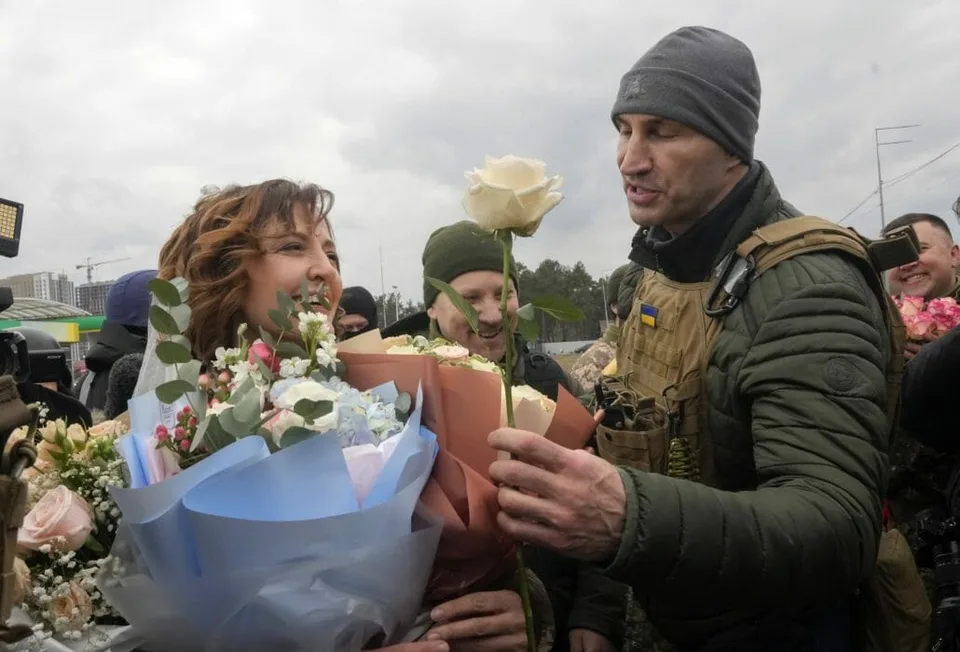 Read more about the article Bratia Kličkovci sa pripojili na kyjevskom námestí k protestujúcim proti V. Zelenskému!