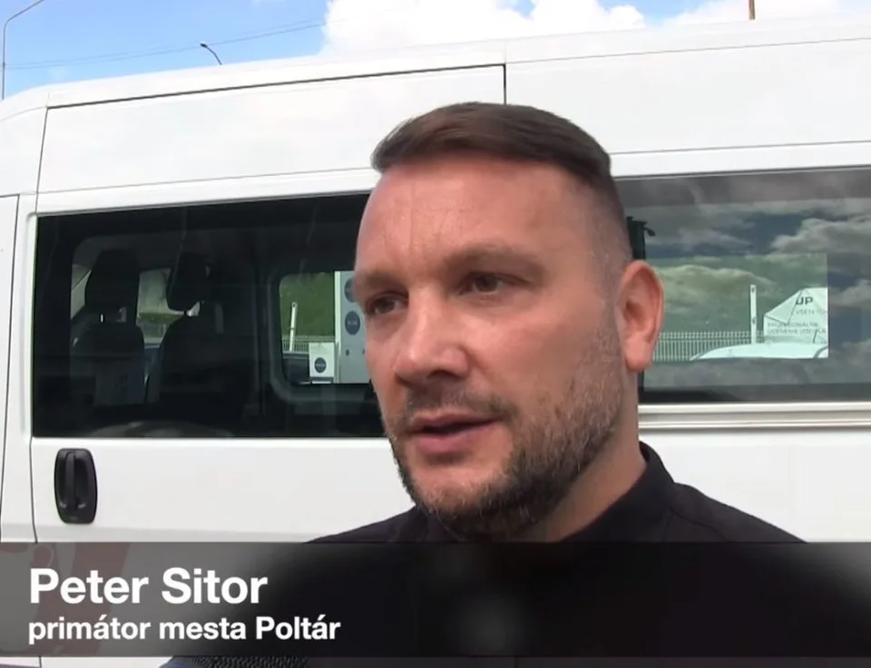 You are currently viewing VIDEO Poltár má vozidlo na prepravu seniorov a imobilných do ambulancií