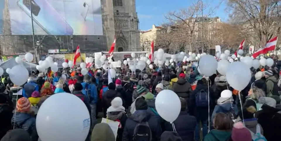 Read more about the article Protesty proti pandemickým opatreniam sa znova konali v Rakúsku i Nemecku