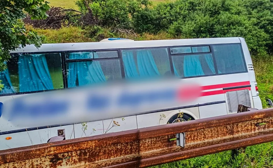 Read more about the article Vážna dopravná nehoda na Spiši: Zrazil sa autobus s autom, zasahujú všetky záchranné zložky