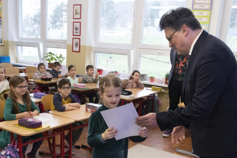 Read more about the article Školákom skončil prvý polrok. Čo ich čaká v tom druhom?