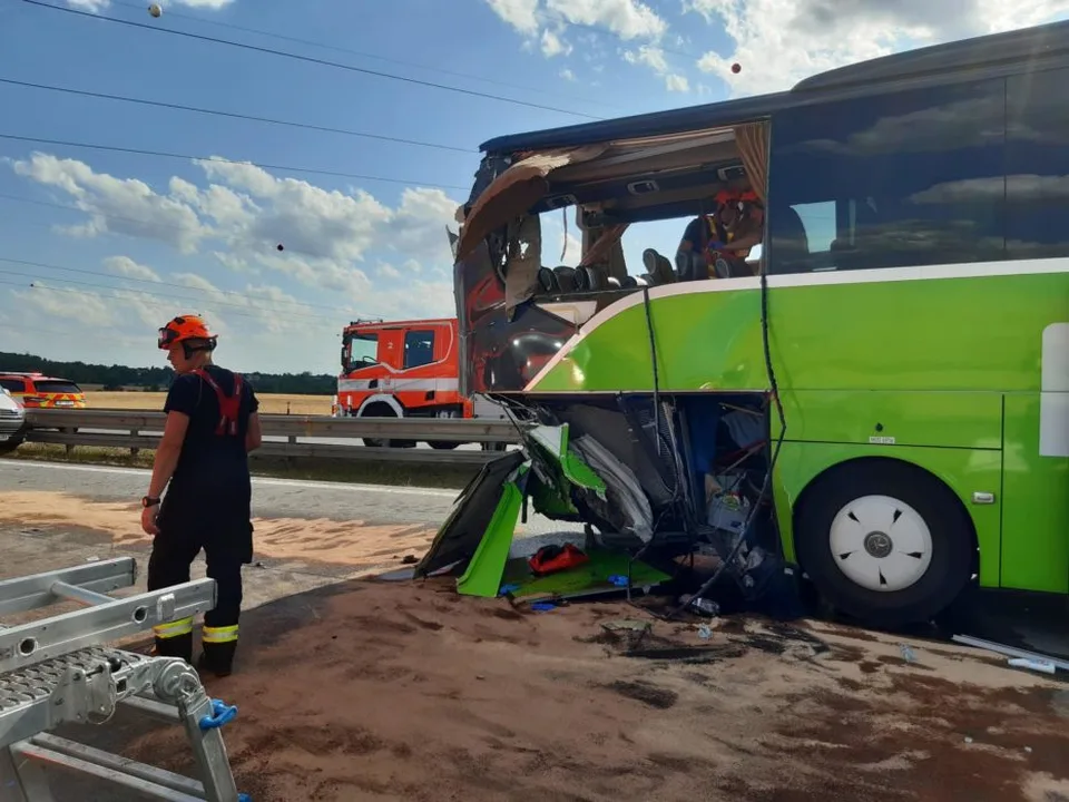 Read more about the article Fiala hovoril s Ódorom: Slovensko je pripravené pomôcť po nehode autobusov pri Brne