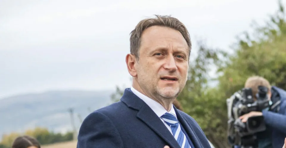 Read more about the article Ďalší škandál na agrorezorte? Zaplatili dvakrát? Po sviniach je tu hydina