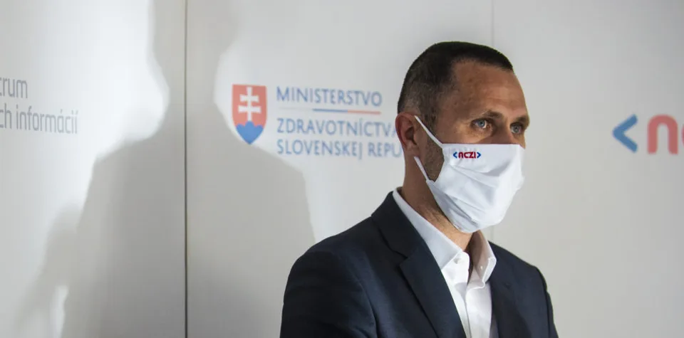Read more about the article Krajčí odvolal kľúčového človeka: Je aj za škandálom, keď Slovensku pridali 109 obetí covidu!