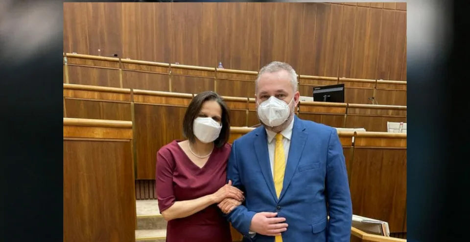 Read more about the article VIDEO Tí sa k sebe majú! Dostál dostane novú šéfku. Kolíková: Je veľmi silne podkutý, má široký prehľad!