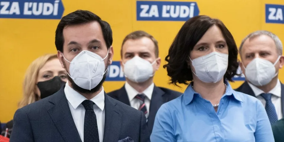 You are currently viewing Remišová saskárom: Nie sme zradcovia, nesnažte sa zabuchnúť otvorené dvere!