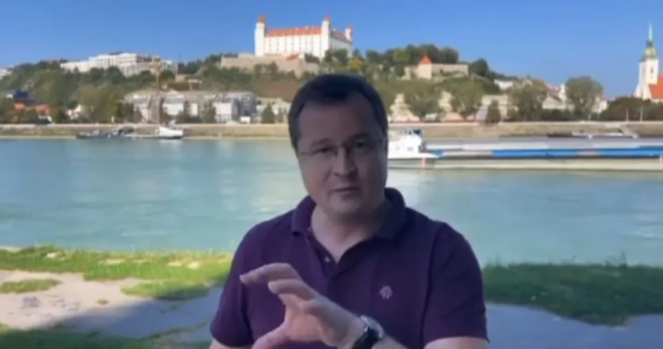 Read more about the article VIDEO Ďalší škandál OĽaNO: Ich dvorný právnik si za hodinu účtoval viac 10-tisíc eur, tvrdí Draxler