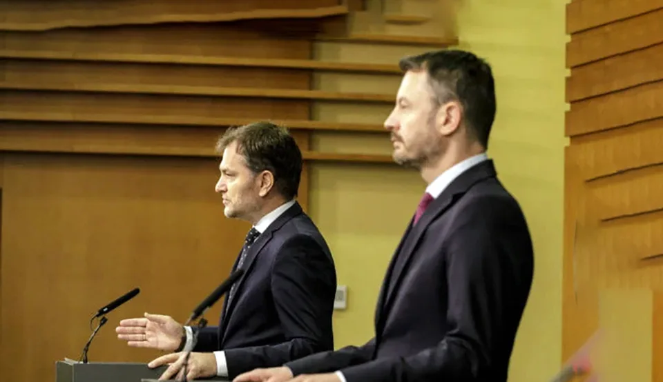 Read more about the article Politológ Lenč: Predčasné voľby sú logickým vyústením straty dôvery vlády v parlamente!