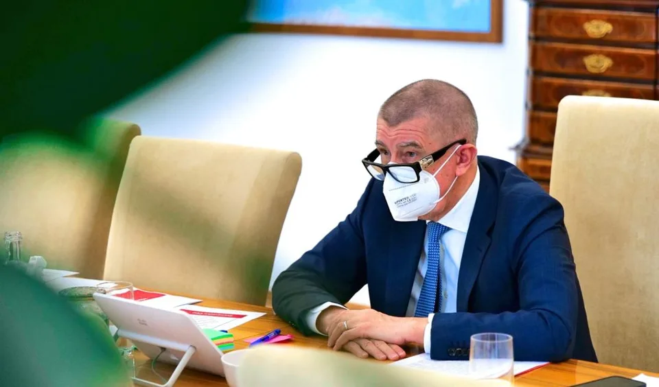 Read more about the article Babiš buchol po stole! Vo svojej krajine nechce vidieť vakcínu bez registrácie