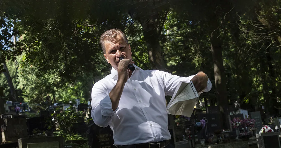 Read more about the article Bielik pod paľbou liberálov, vraj mal vystrihnúť pasáž, kde sa ich aktivistka strápnila!