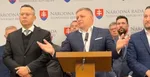 Robert Fico pri rečníckom pulte počas tlačovky.