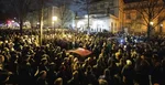 Ľudia protestujú proti povinnému očkovaniu a pandemickým opatreniam v nemeckom meste Bautzen v pondelok 24. januára 2022.