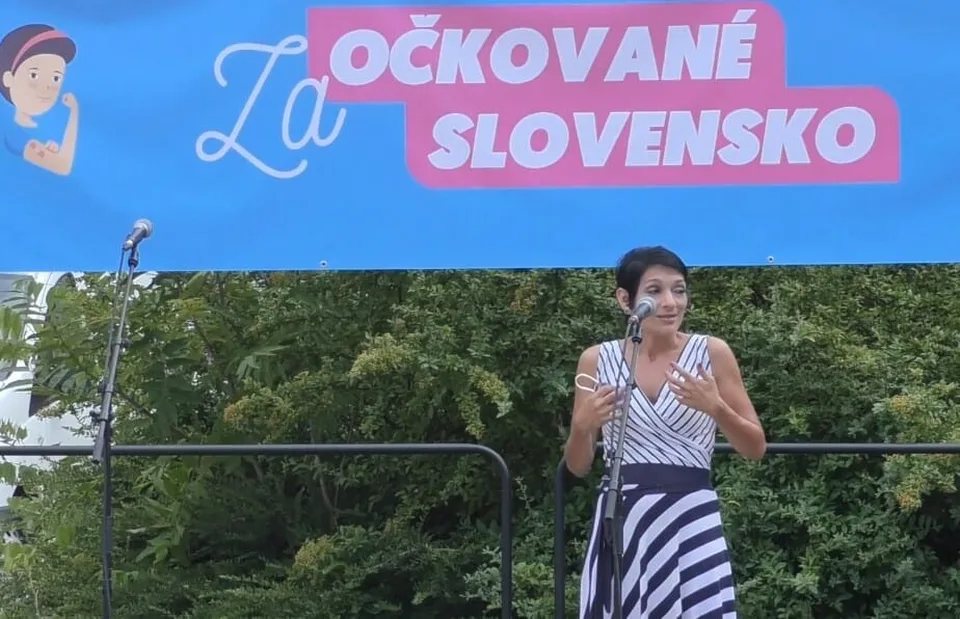 Read more about the article Belousovová drsne okomentovala očkovaciu akciu progresívcov: Chce Bihariová krv v uliciach?