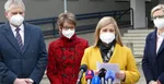 Županka Erika Jurinová (v žltom kabáte)