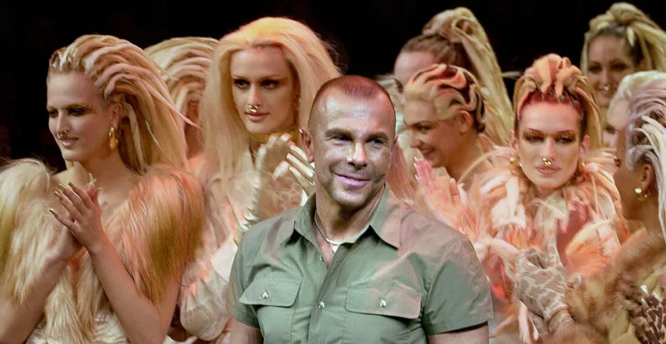 Read more about the article Zomrel módny návrhár Mugler: Obliekal aj Beyoncé, Madonnu či Lady Gaga