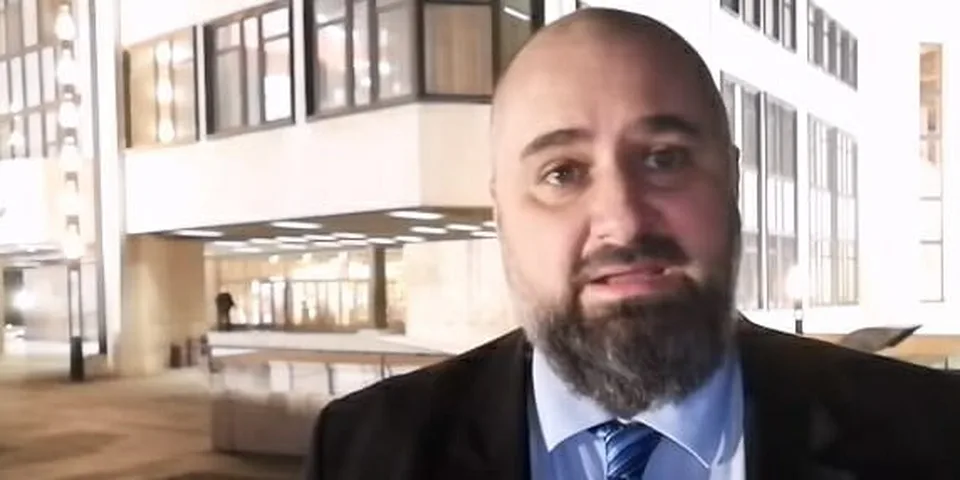Read more about the article VIDEO Kollárov poslanec totálne zosmiešnil Mičovského: Hlúpy Janko ani nevie, čo sa deje