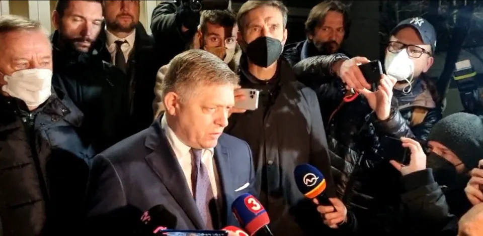 Read more about the article Politológ Lenč komentuje zadržanie Fica: Je to festival politickej hlúposti
