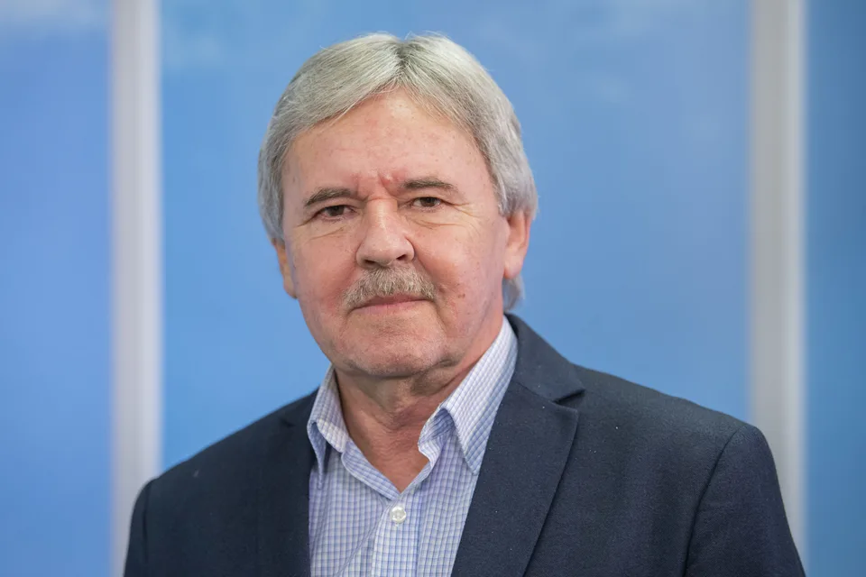Read more about the article Publicista Hrabko: Česká vláda zasiahla do predvolebnej situácie na Slovensku!