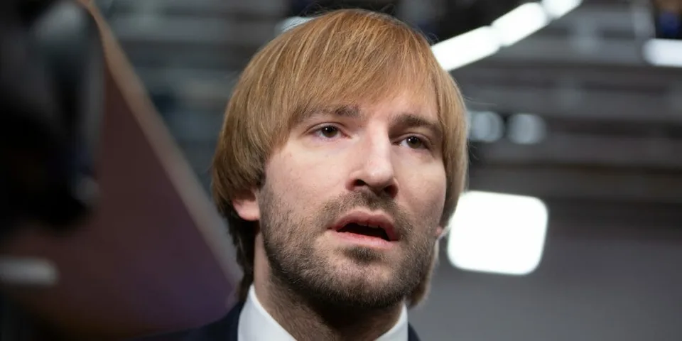 Read more about the article Český minister zdravotníctva: Rušíme povinnosť nosenia rúšok, respektíve respirátorov